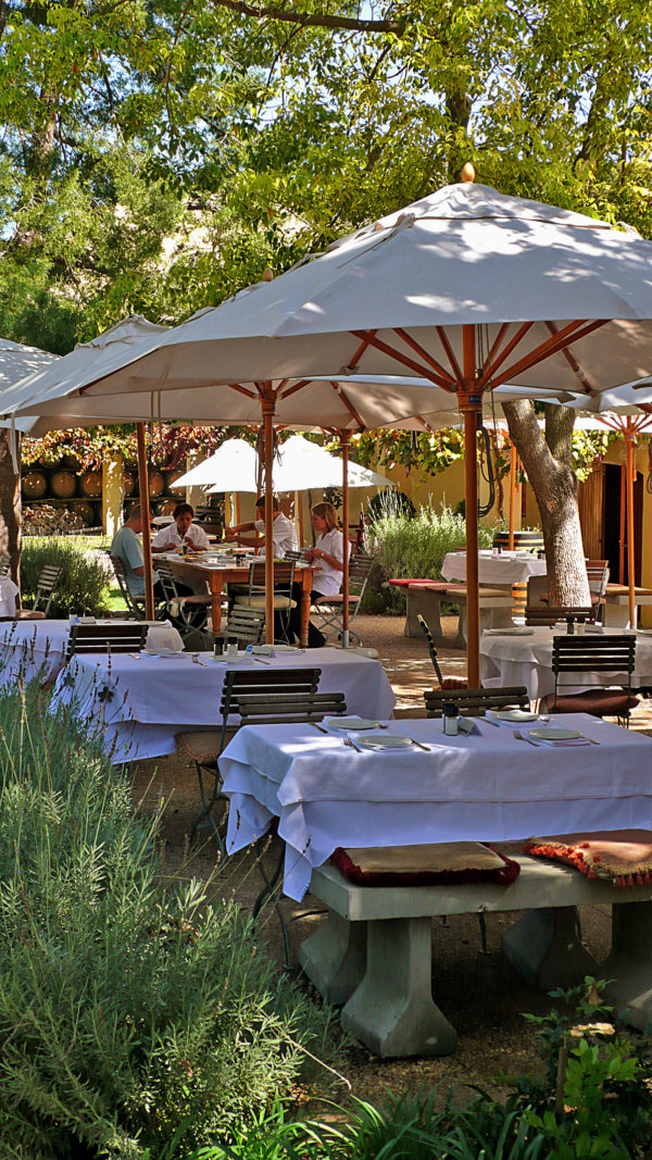 Kleine Zalze outdoor restaurant tables