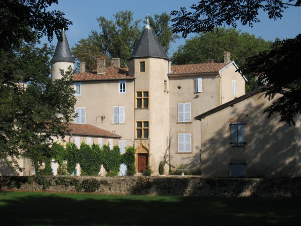 Château de la Terrière property from the front